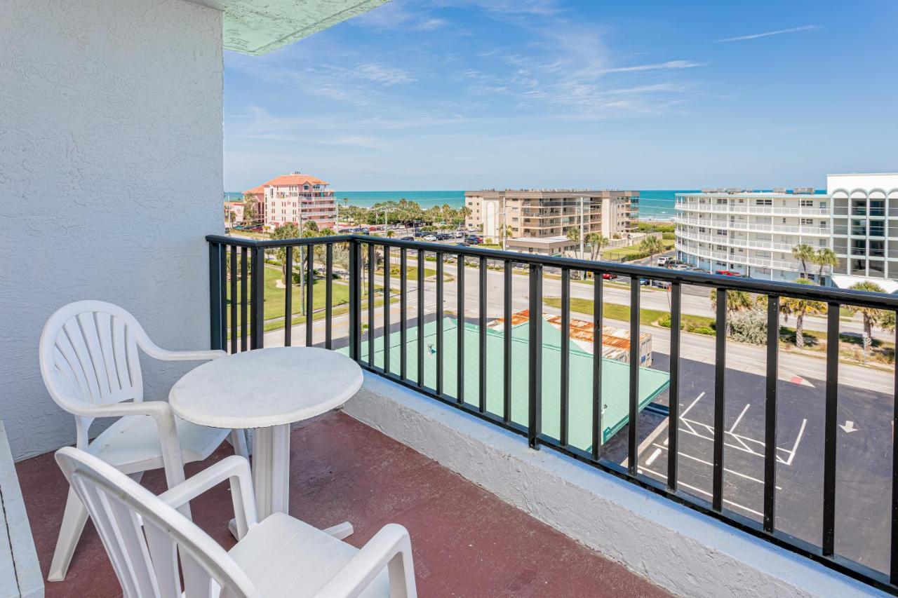 Beachside Hotel And Suites Какао-Бич Экстерьер фото