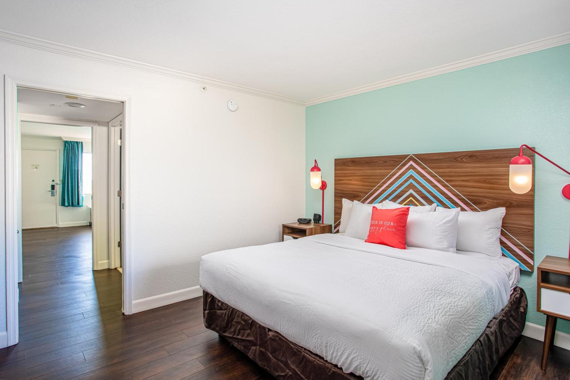 Beachside Hotel And Suites Какао-Бич Экстерьер фото