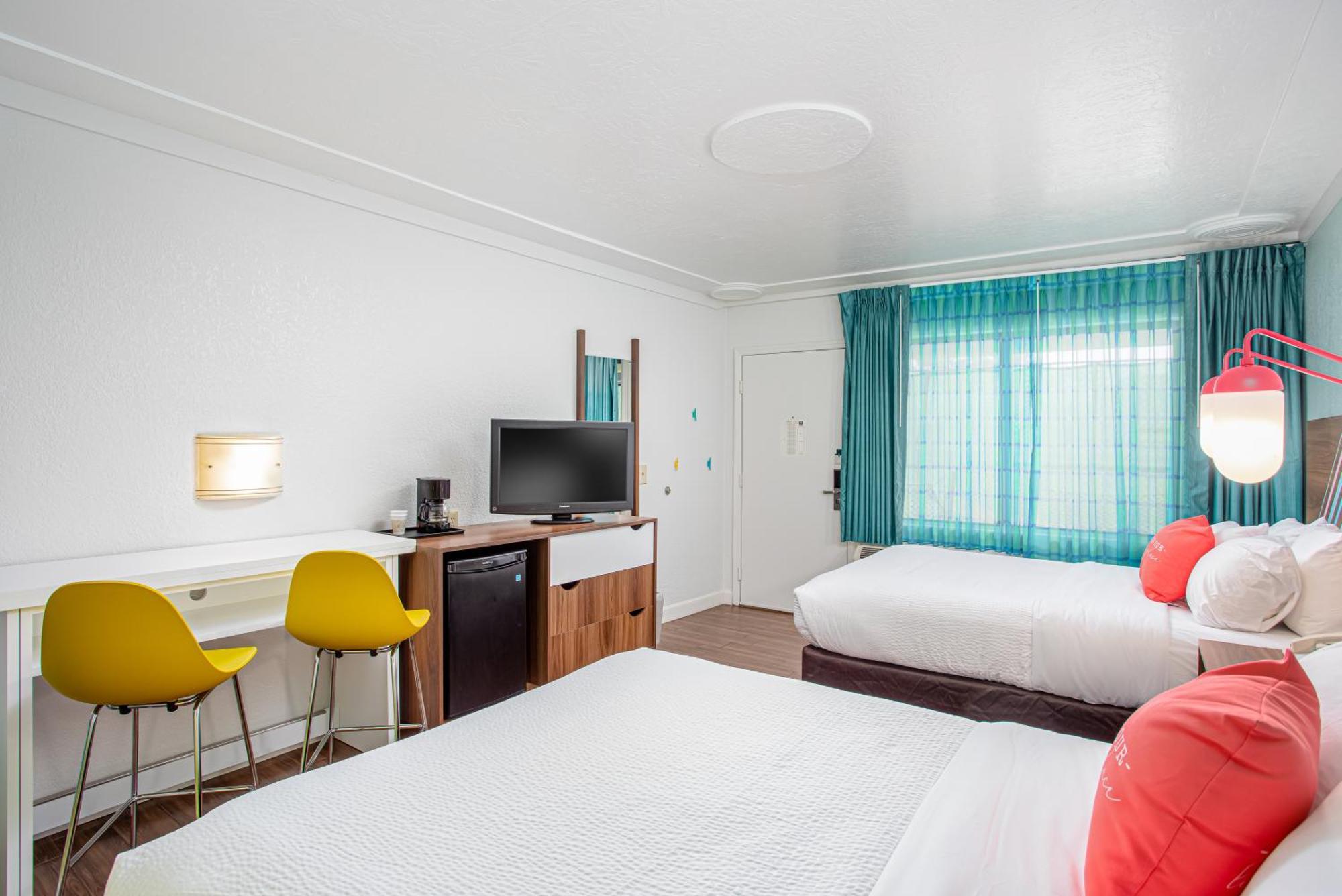 Beachside Hotel And Suites Какао-Бич Экстерьер фото
