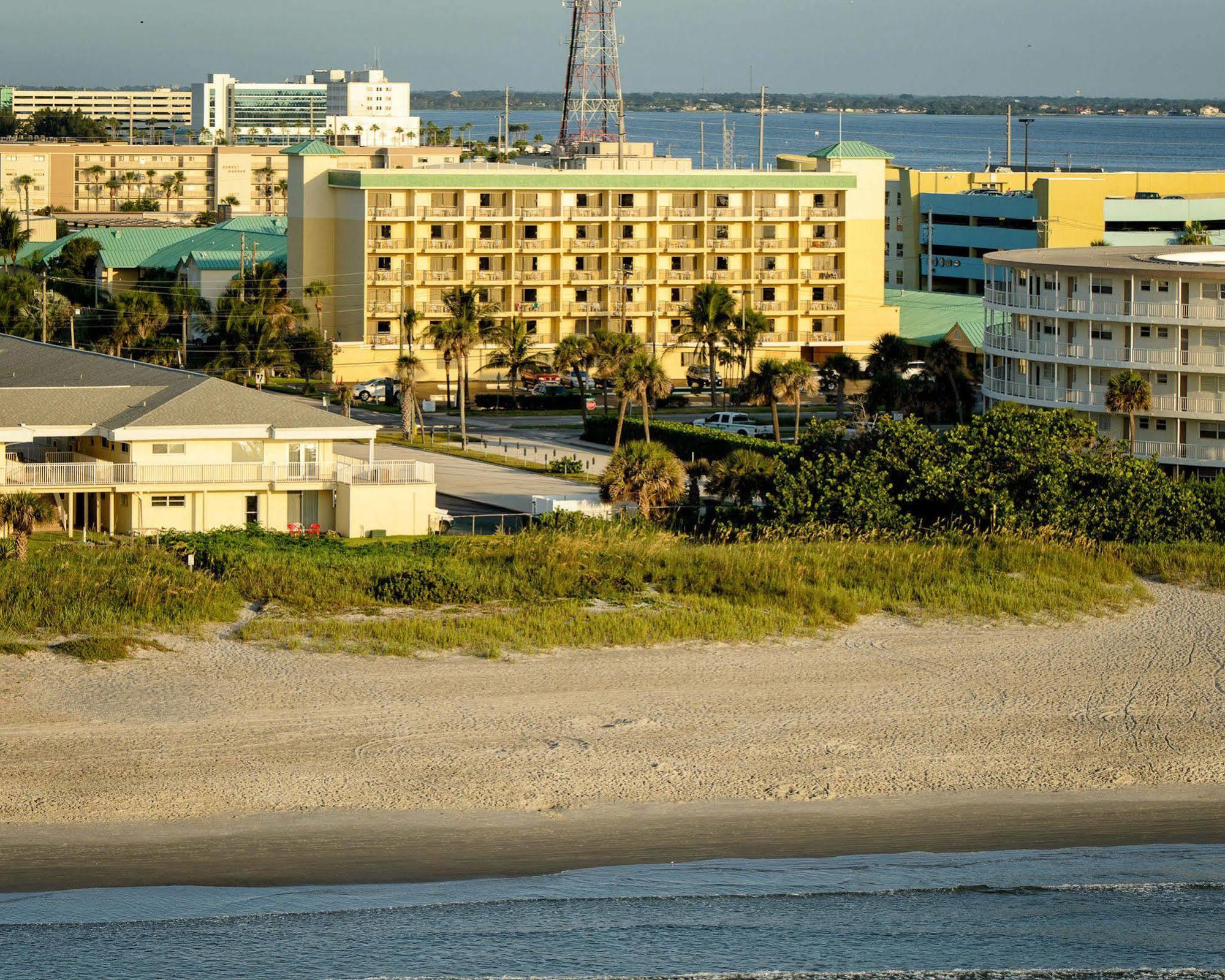 Beachside Hotel And Suites Какао-Бич Экстерьер фото