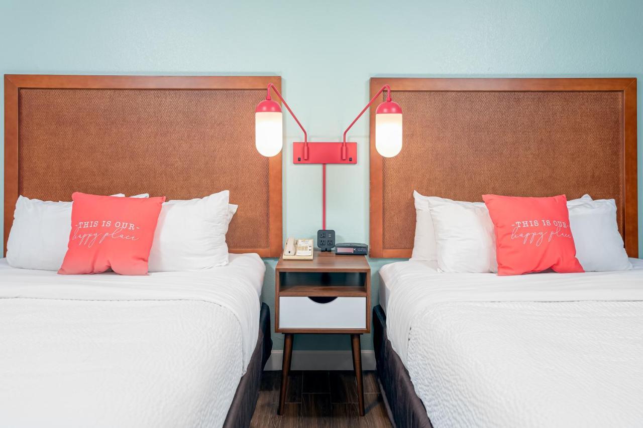 Beachside Hotel And Suites Какао-Бич Экстерьер фото